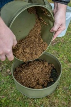 Korum - EVA Groundbait Riddle Set -FloraSelf winkel 2 move